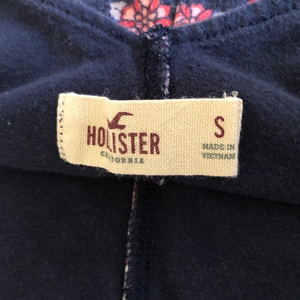 Hollister floral cropped tank top - Picture 3 of 3